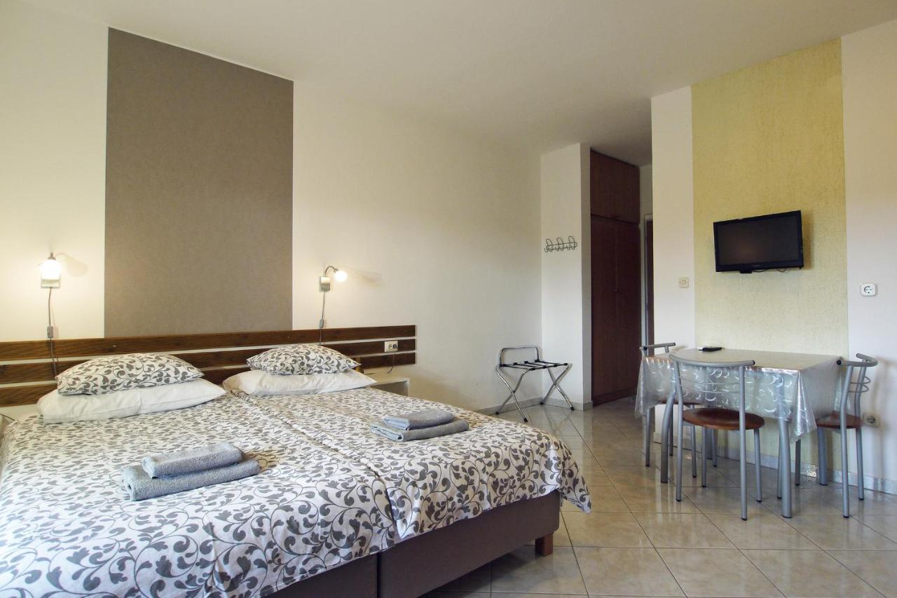 Paklenica Sport Apartments Starigrad Exterior photo